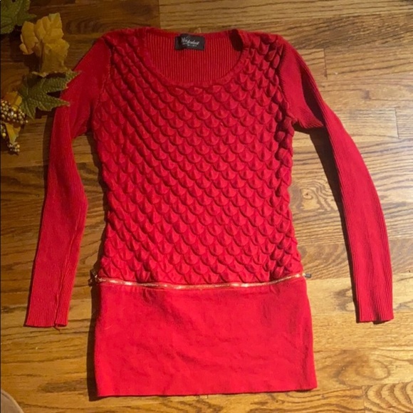 Gorgeous red sweater 💋 - Picture 3 of 6